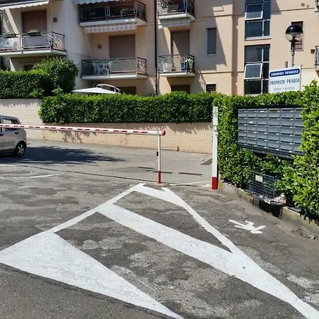 B&B Holidays Artisti Peschiera del Garda Exterior foto